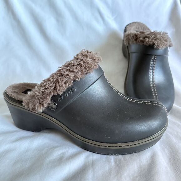 Crocs‎ Cobbler Eva Women's Size 7 Brown Faux Fur Lined Clogs Mules Shoes 11552 - Picture 1 of 10